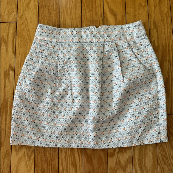 🎉5 items for $15!🎉 Club Monaco white geometric design skirt - Picture 2 of 5